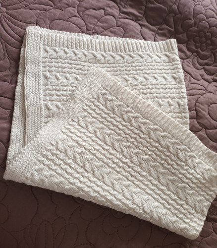 Sehr schöne strickdecke für - schöne,